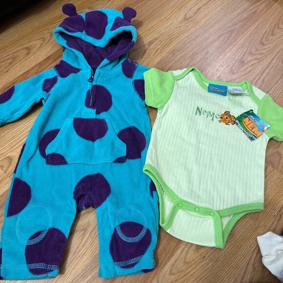 Disney Pixar Bundle 2 Outfits Monster Inc Finding Nemo Size 0-3M Sleeper Y2k